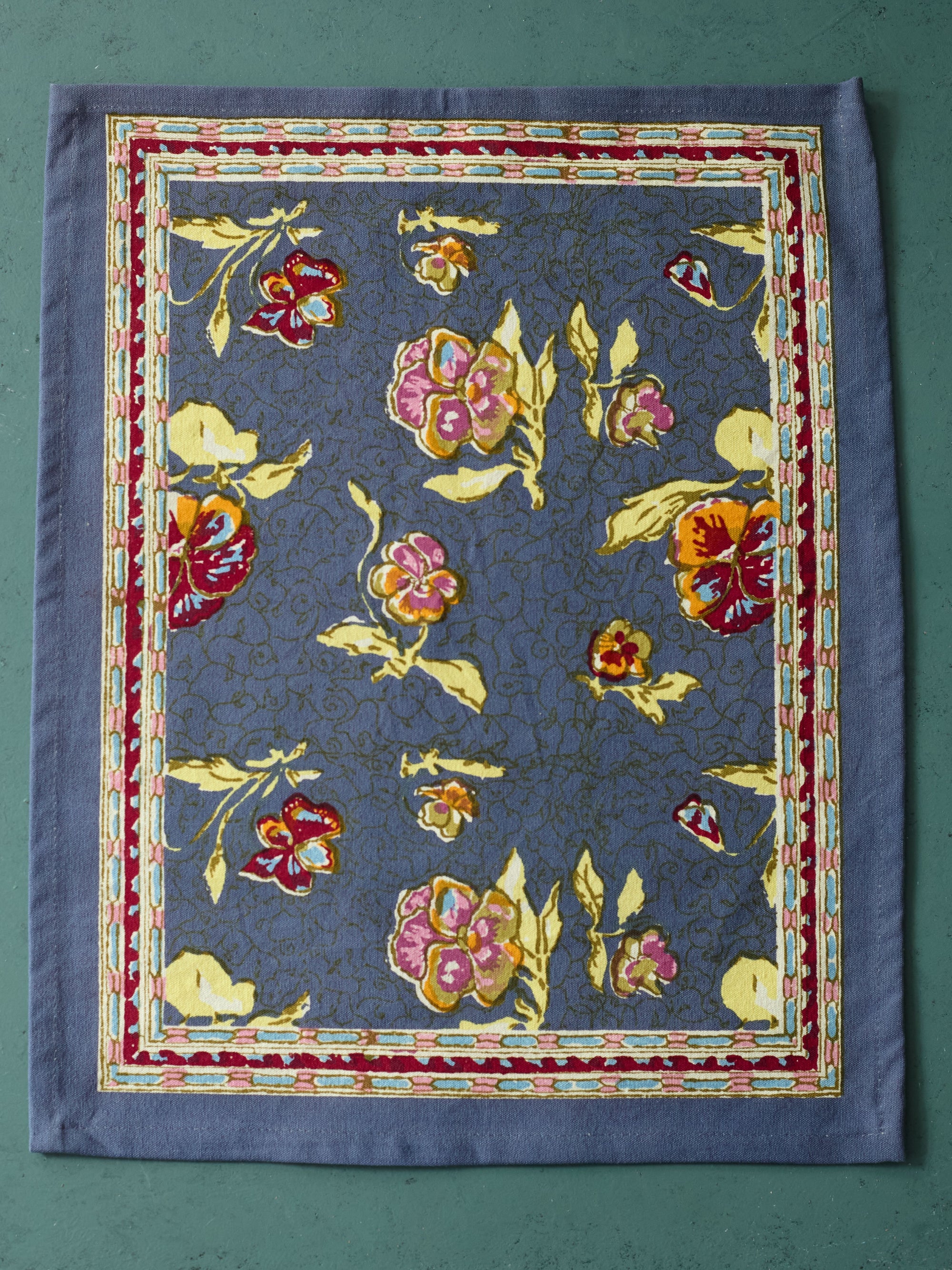Pansy Placemat