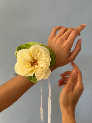 Elegant Botanical Wearable Floral, Green