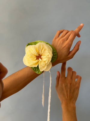 Elegant Botanical Wearable Floral, Green
