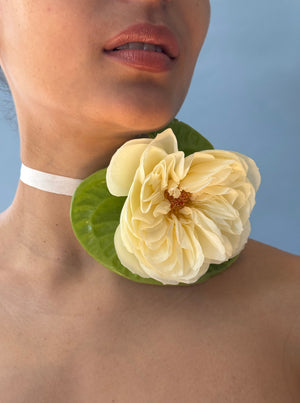 Elegant Botanical Wearable Floral, Green