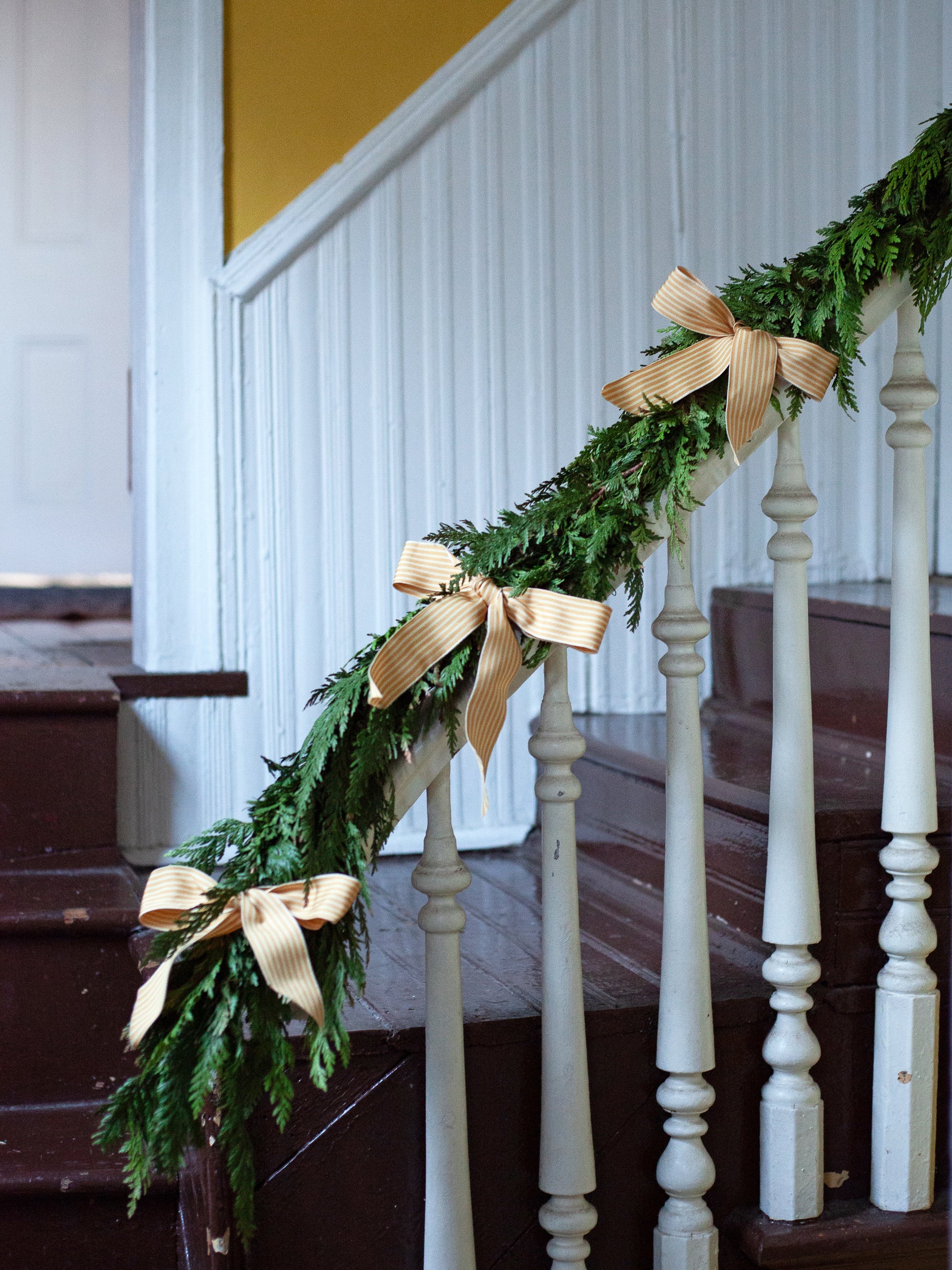 Effortless Cedar Garland